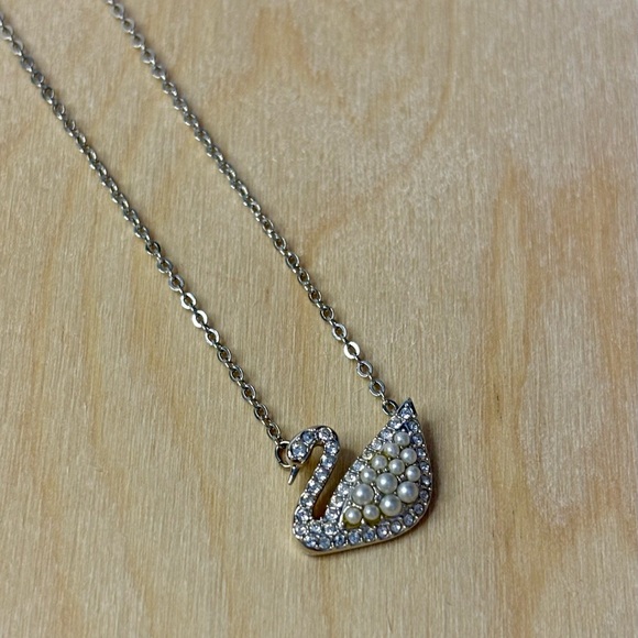 Iconic Swarovski Swan Necklace - Picture 11 of 12